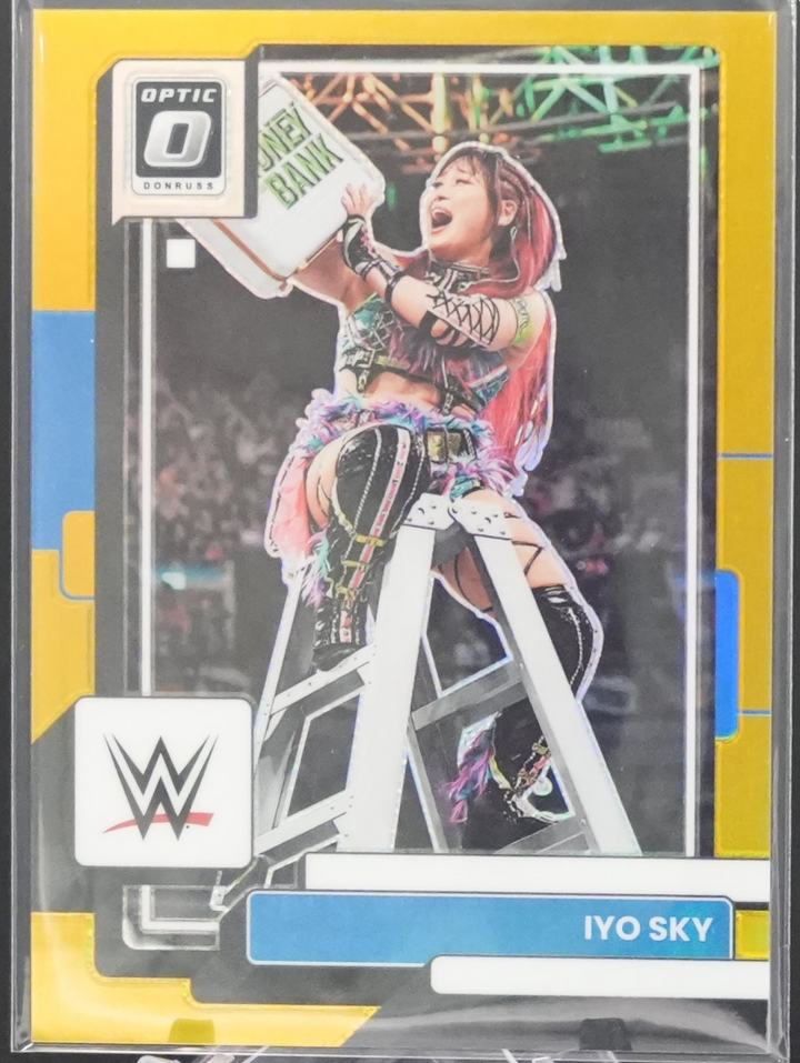 2023 Panini Chronicles Donruss Optic WWE - Iyo Sky 367 - Gold /10